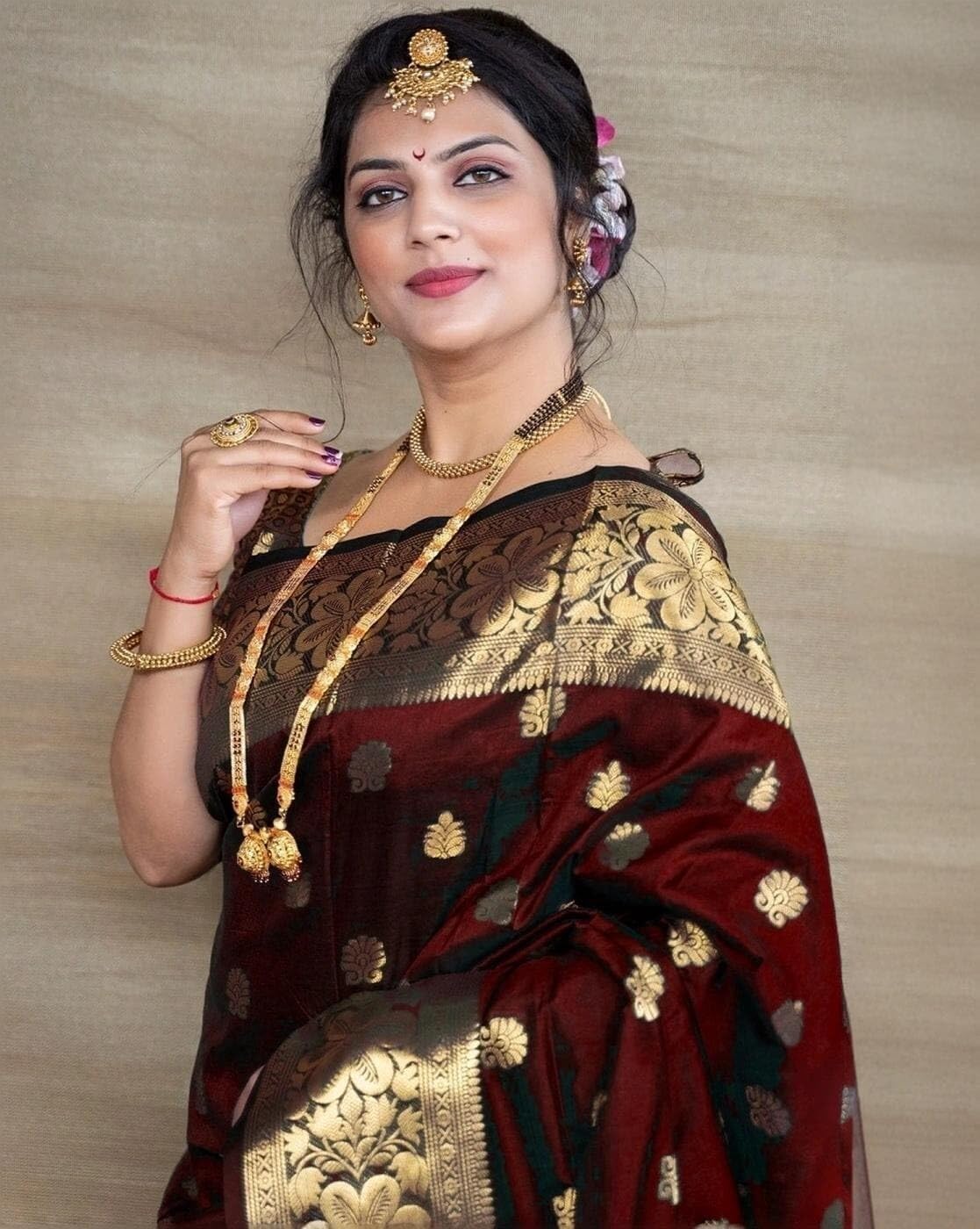 Shiv Textiles Women's Silk Woven Kanjivaram Saree(S-102-BLACK-P)